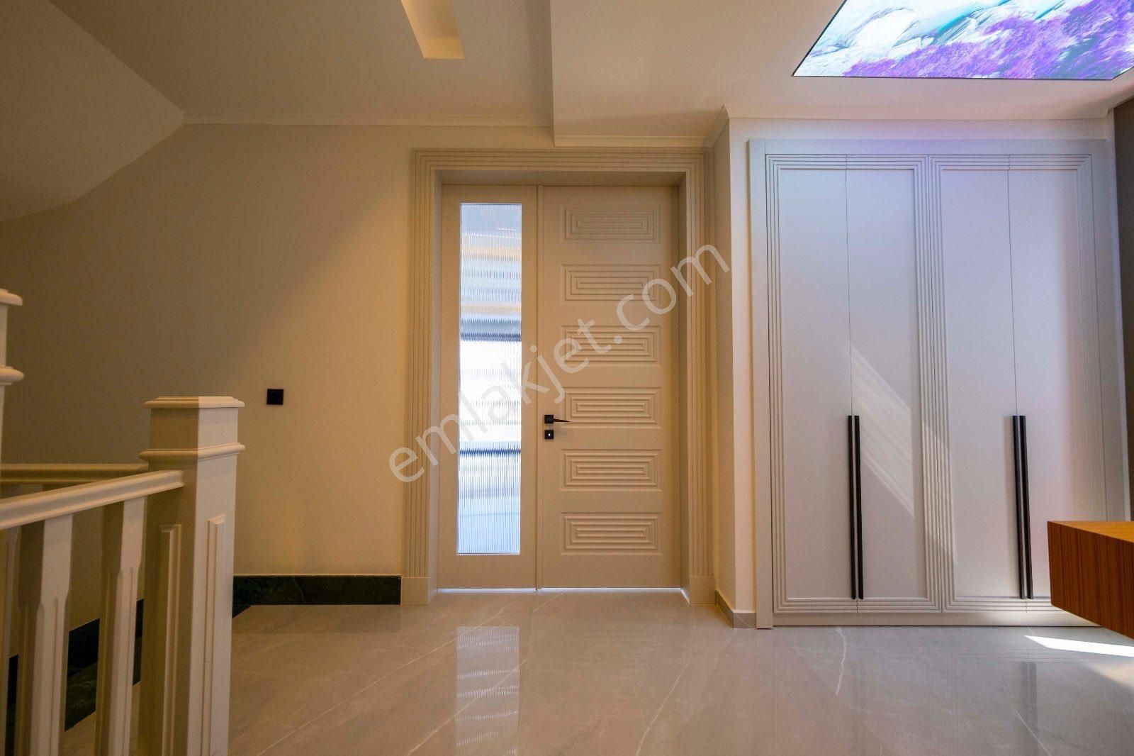 Altınoluk'ta Satılık Özel Yapım Süper Lüks Villa - Görsel 22