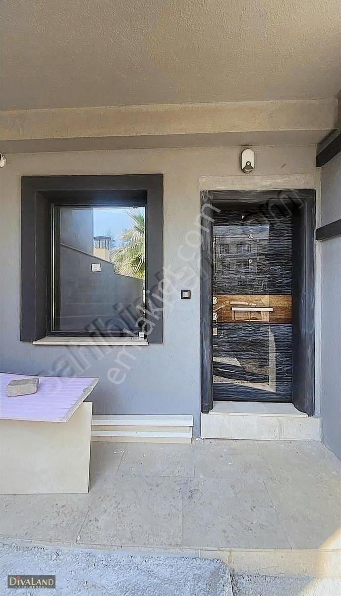 Kuşadası Güzelçamlı'da Deniz Manzaralı,havuzlu Müstakil Villa