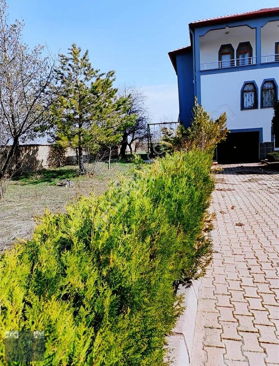 Turan'da Satılık 3 Katlı Villa - Görsel 29