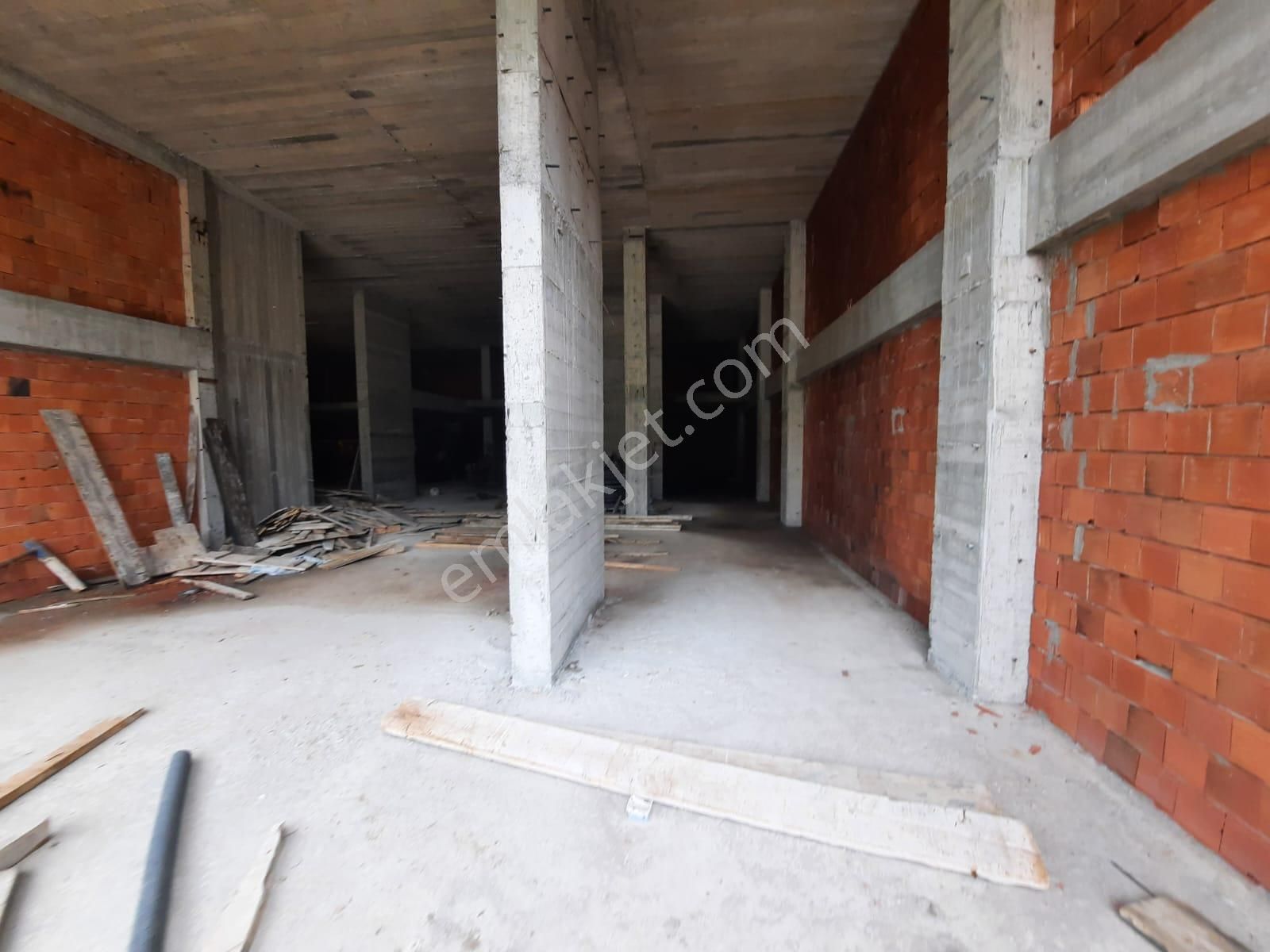 Trabzon Esiroğlu Cadde Üzerinde Satılık Komple Bina - Görsel 13