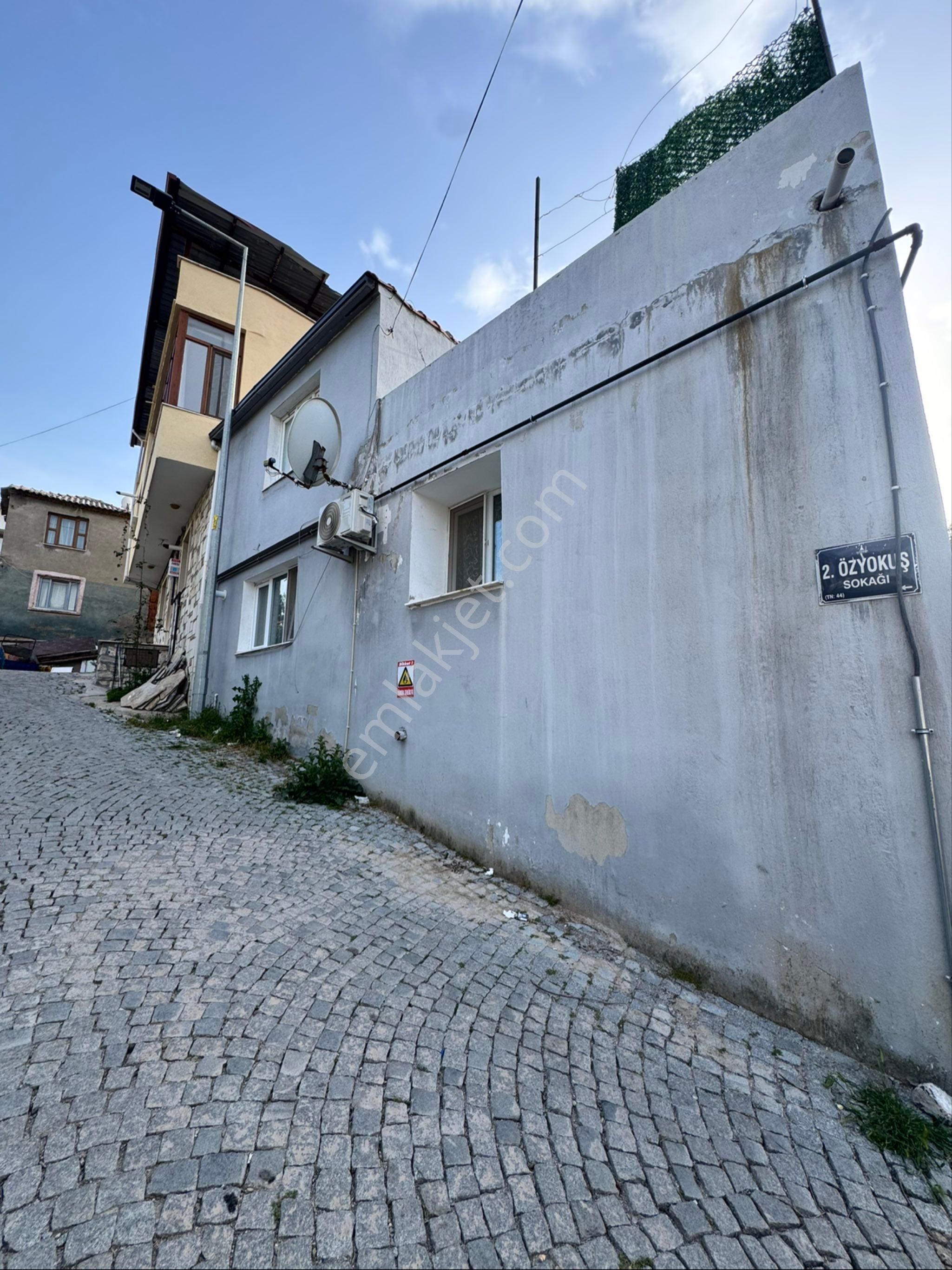 Camiatik Mahallesi Satılık Taş Ev - Görsel 3