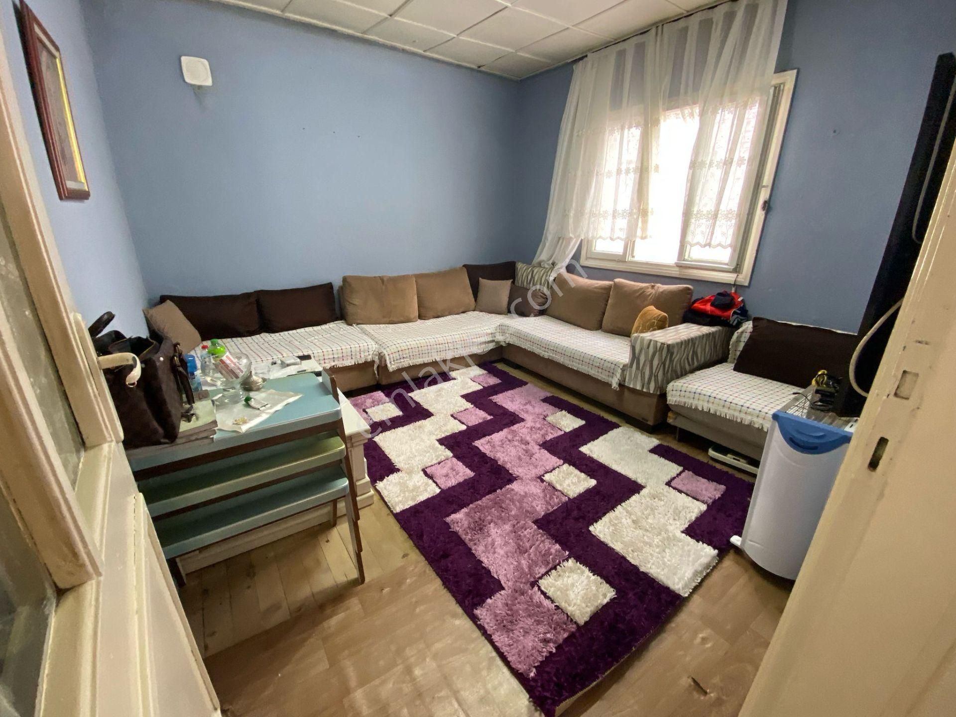 Acill Konak Zeytinlik Mah.de Kemer İzban İstasyonu Yakını Satılık Müstakil Ev