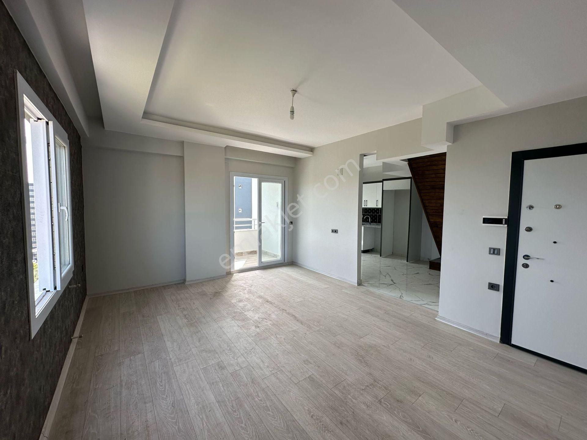 Ata'dan Erdemli Kargıpınarında Deniz Manzaralı 3+1 Satılık Daire