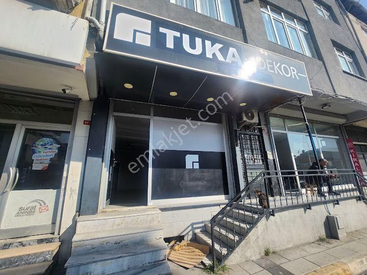Küçükçekmece Arena Park Karşısında Kiralık 65m2 Cam Giydirme Ofis Dükkan