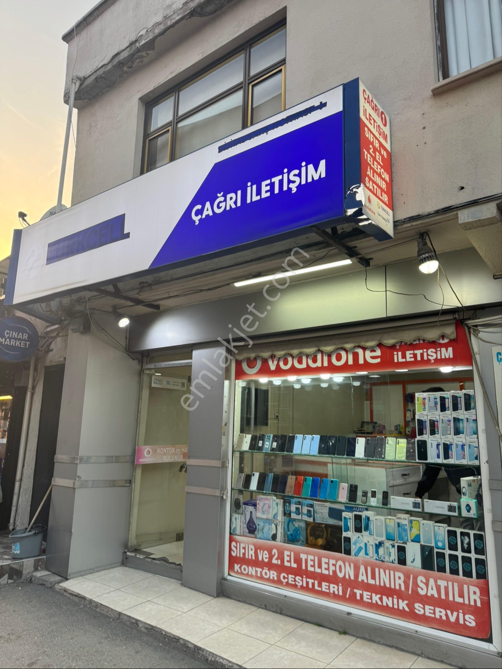 Cadde Üzerin'de Devren Satılık Telefoncu Dükkanı