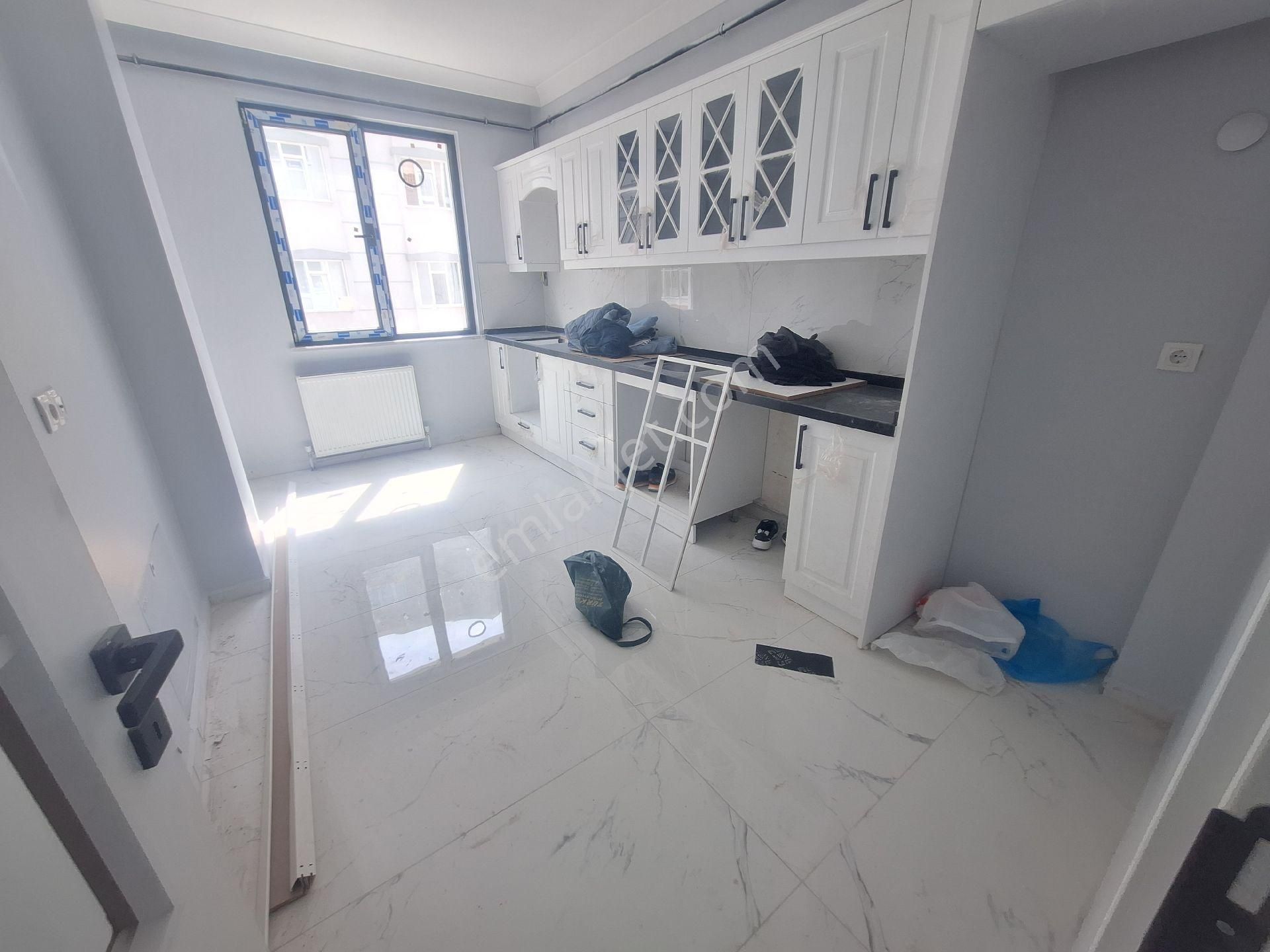 Çayırova Mahallesi 3+1 Arakat Sıfır
