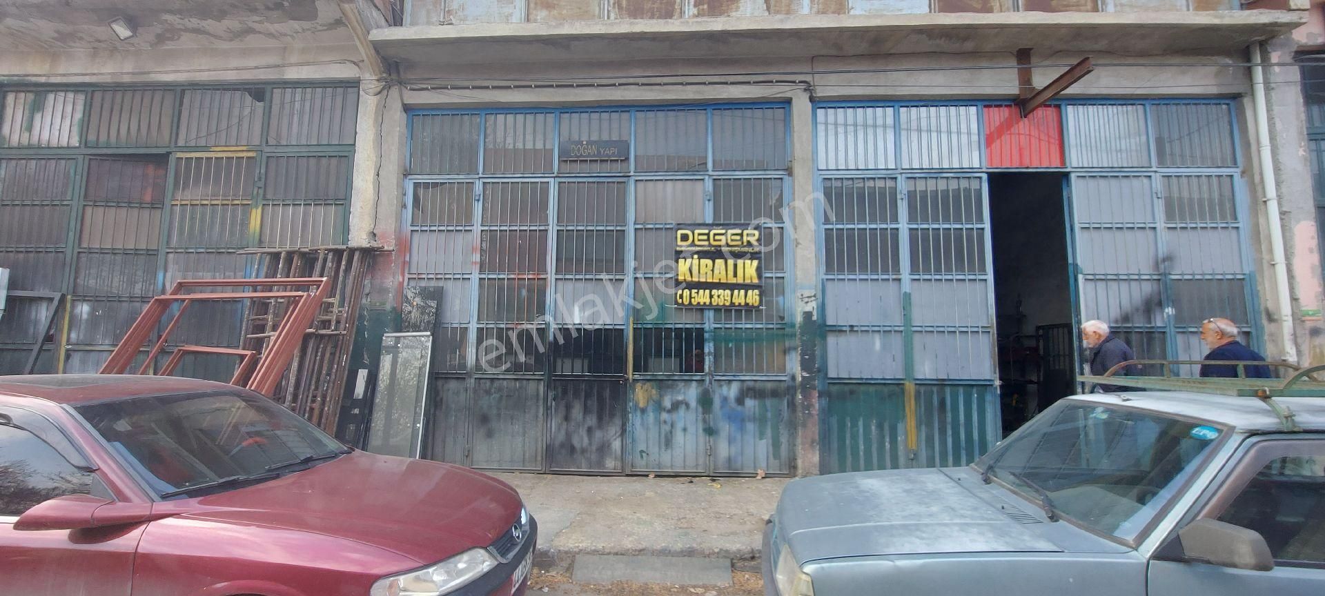 Değer'den Eski Sanaii Sitesinde 85 M2 Düzayak Bodrumlu Dükkan