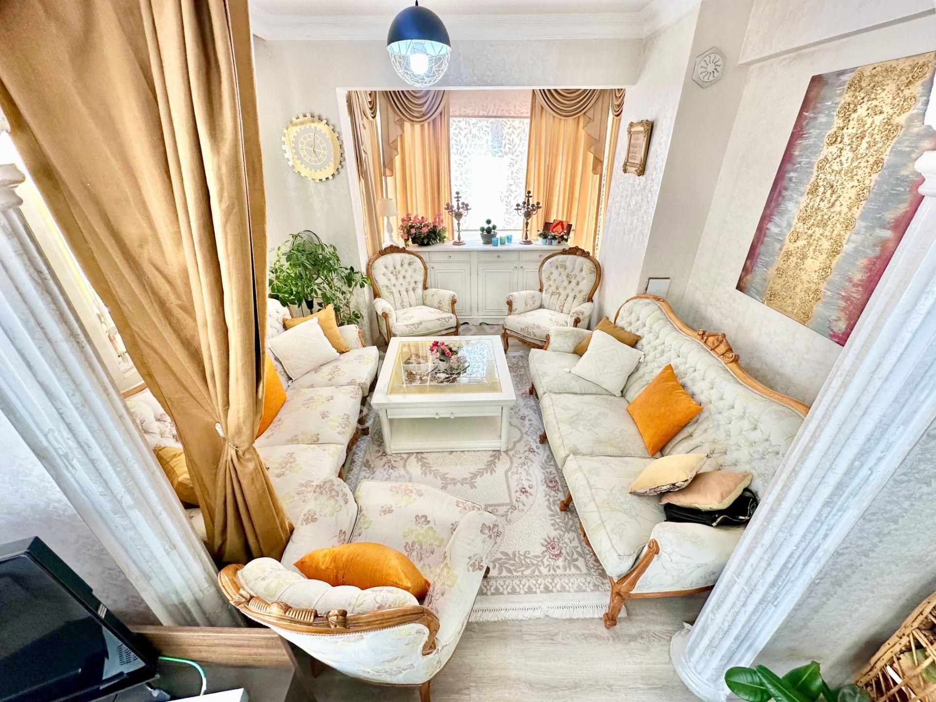 ꧁ay Emlak'tan꧂akçay Merkezde Geniş Kapalı Teraslı İçi Yapılı Satılık 3+1 Lüks Dubleks Daire