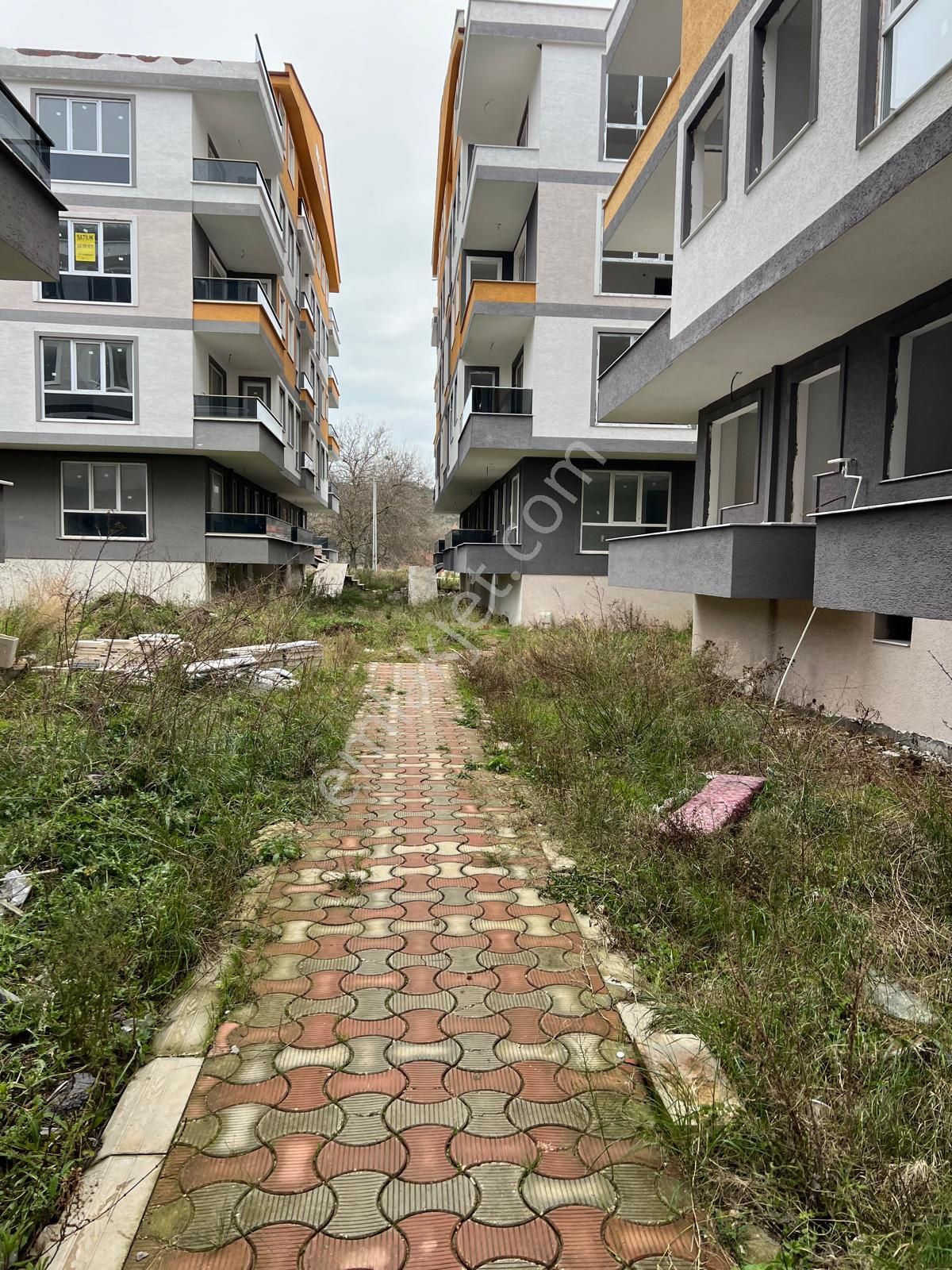 Yalova Remax'dan Çınarcık Teşvikiye'de Satılık 1+1 Yüksek Giriş