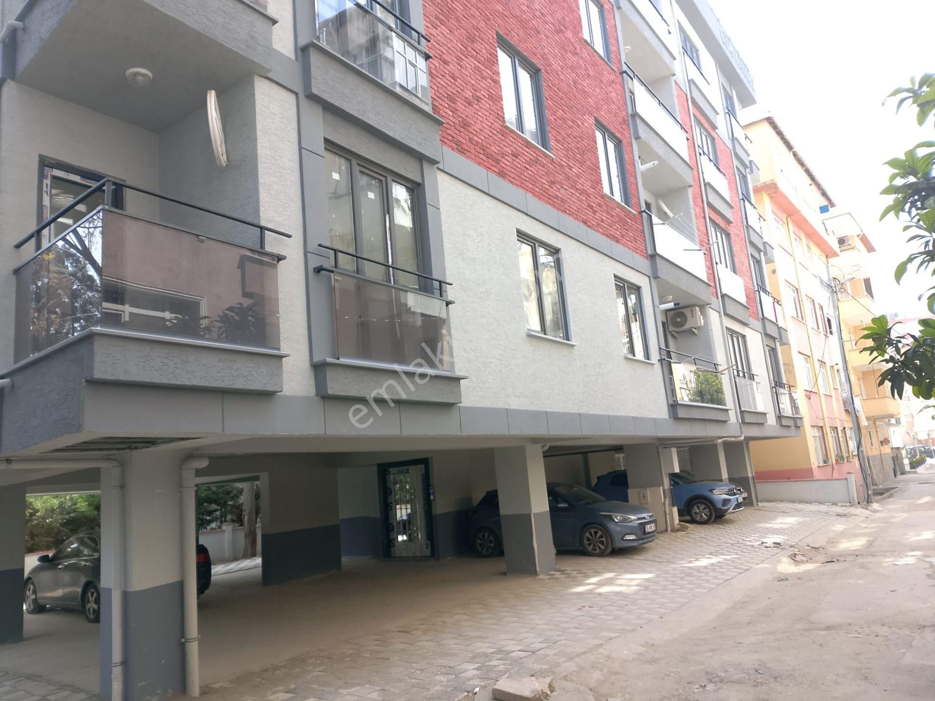 Kaynarca Aydınlı Yolunda Satılık Kat Mülkiyetli Daire