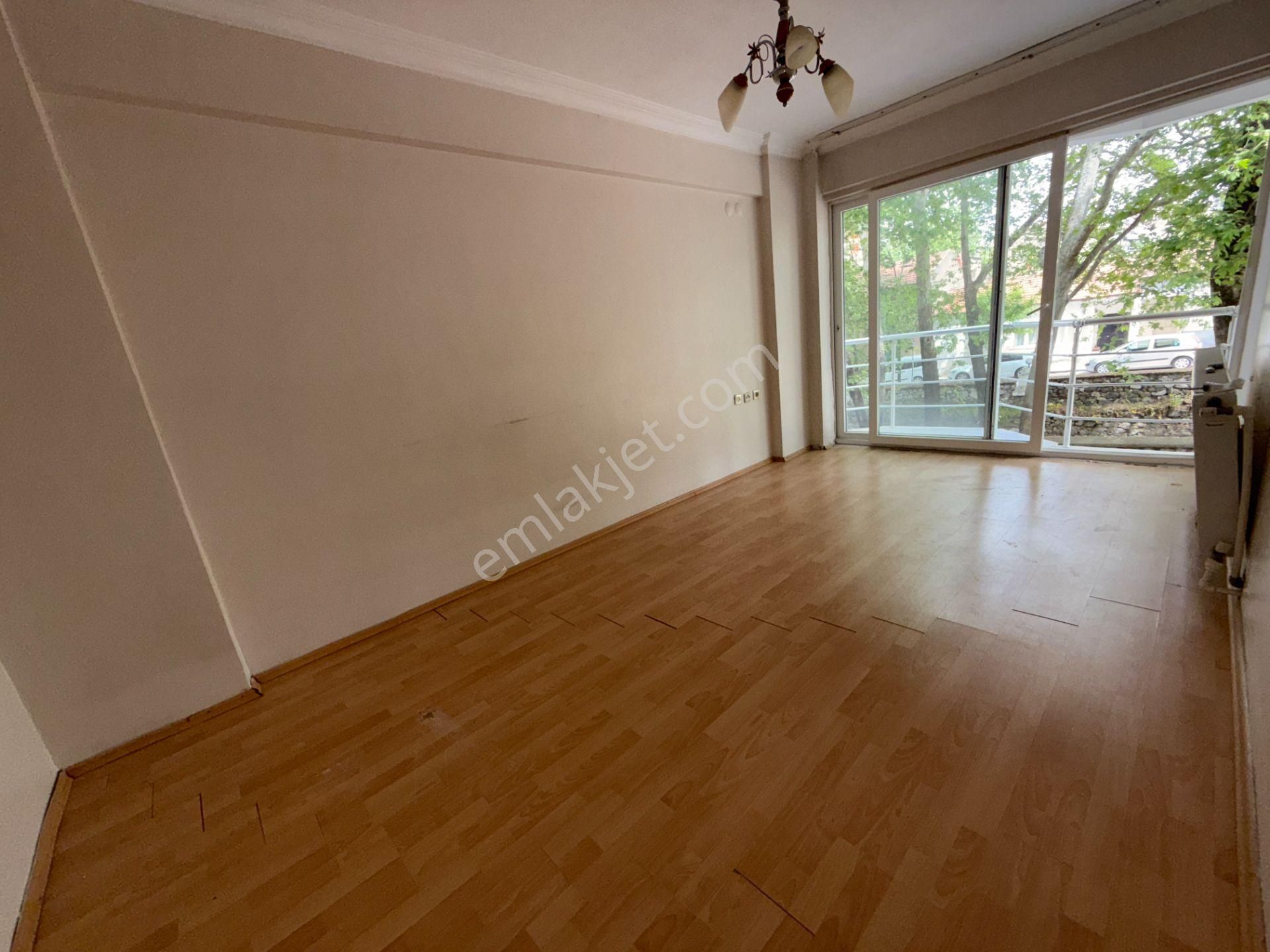 Karaköy Kırmızı Köprü Cd.üzeri 20 Yıllık 3+1 Kupon Dubleks Daire
