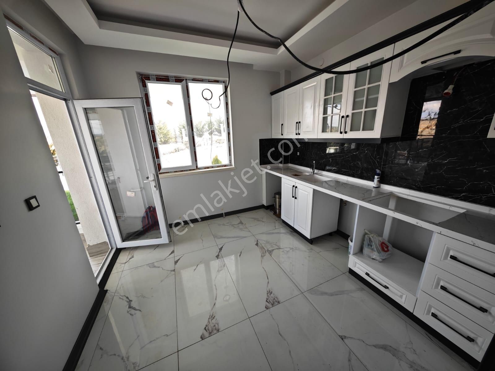 Beşikkaya'da At Çiftliği Yakınında Asansörlü 2+1 Satılık Sıfır Daire !! - Görsel 3