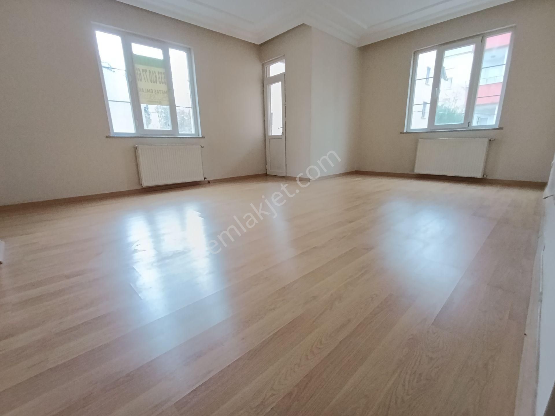 Pendik Güzelyalı"da Satılık Yol Üstü E-5 Yakın Merkezi Kredili 3+1 125m2 Daire