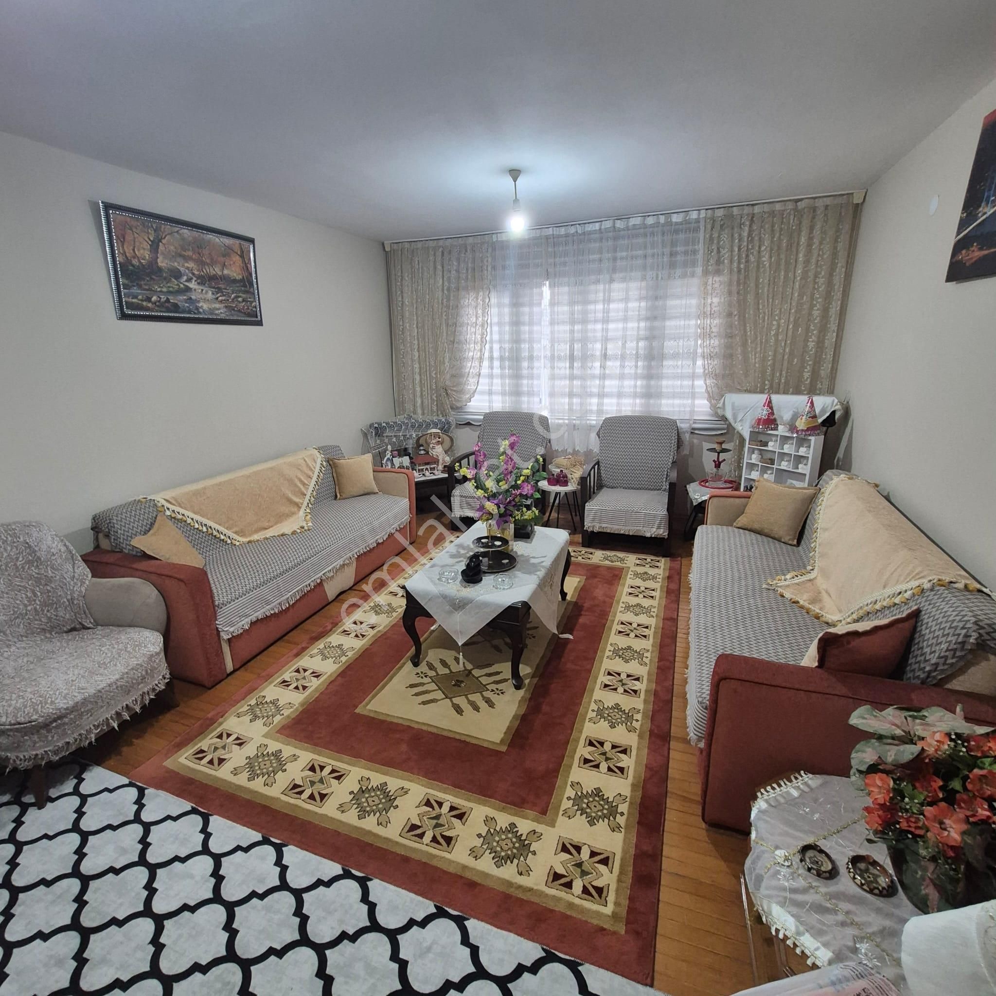 Beledıye Cad Uzerınde 3+1 Satılık Daire