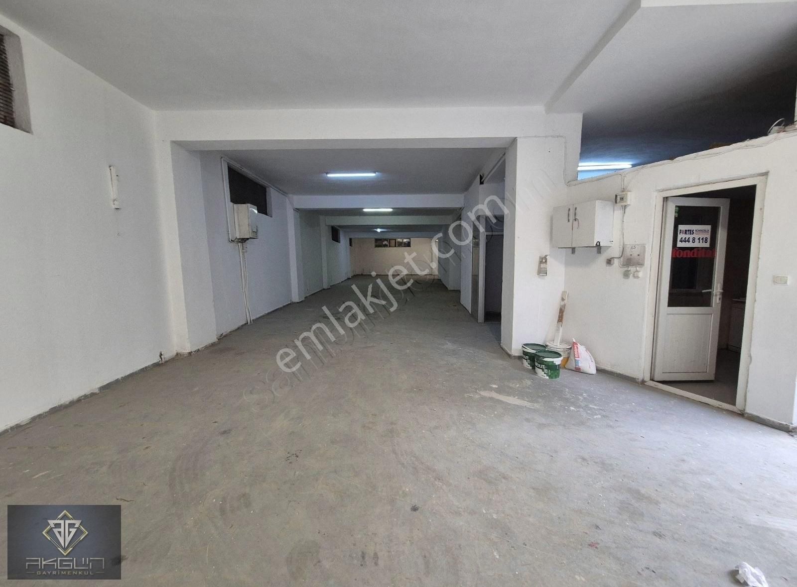 Akgün'den Genç Binada Araç Girişine Müsait 550m2 Depo