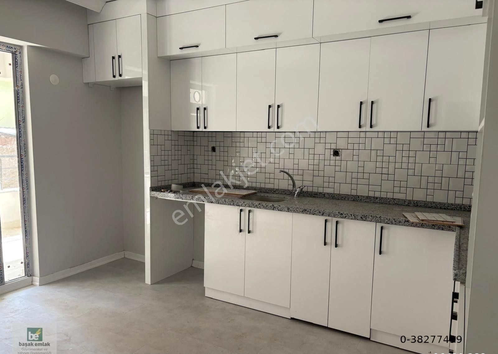 Ata Caddesi Saglık Ocagı Yanında 3+1 Daire