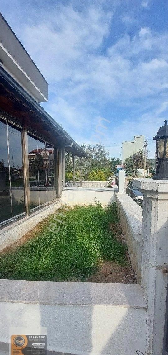 Dikili İsmetpaşa Mah Merkeze Yürüme Mesafesi Garaj Tarafinda Bahçeli Mutfak Ayri 3+1 Satılık Villa - Görsel 9