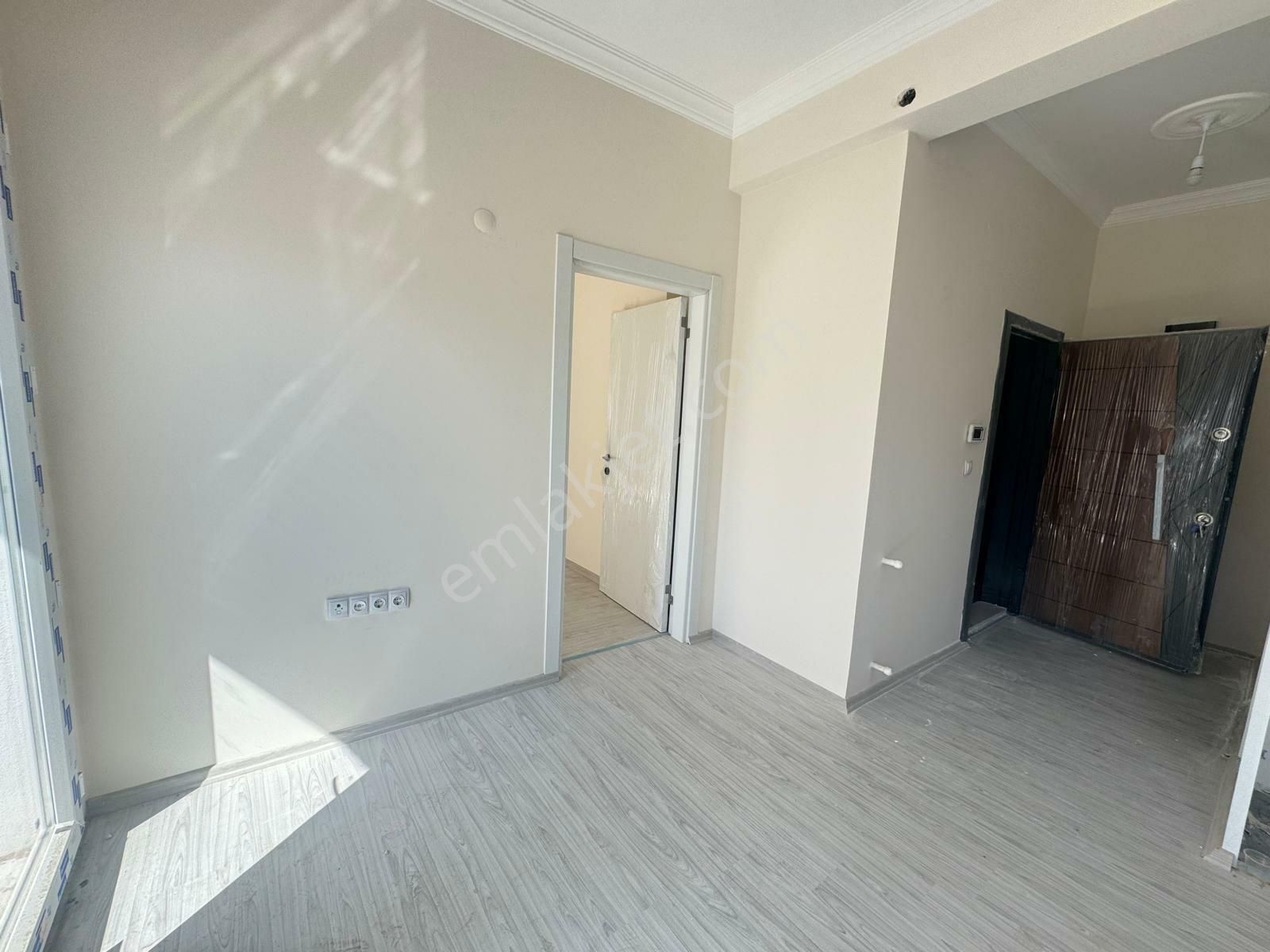 Kusadqsı Davutlarda 1+1 Daire..