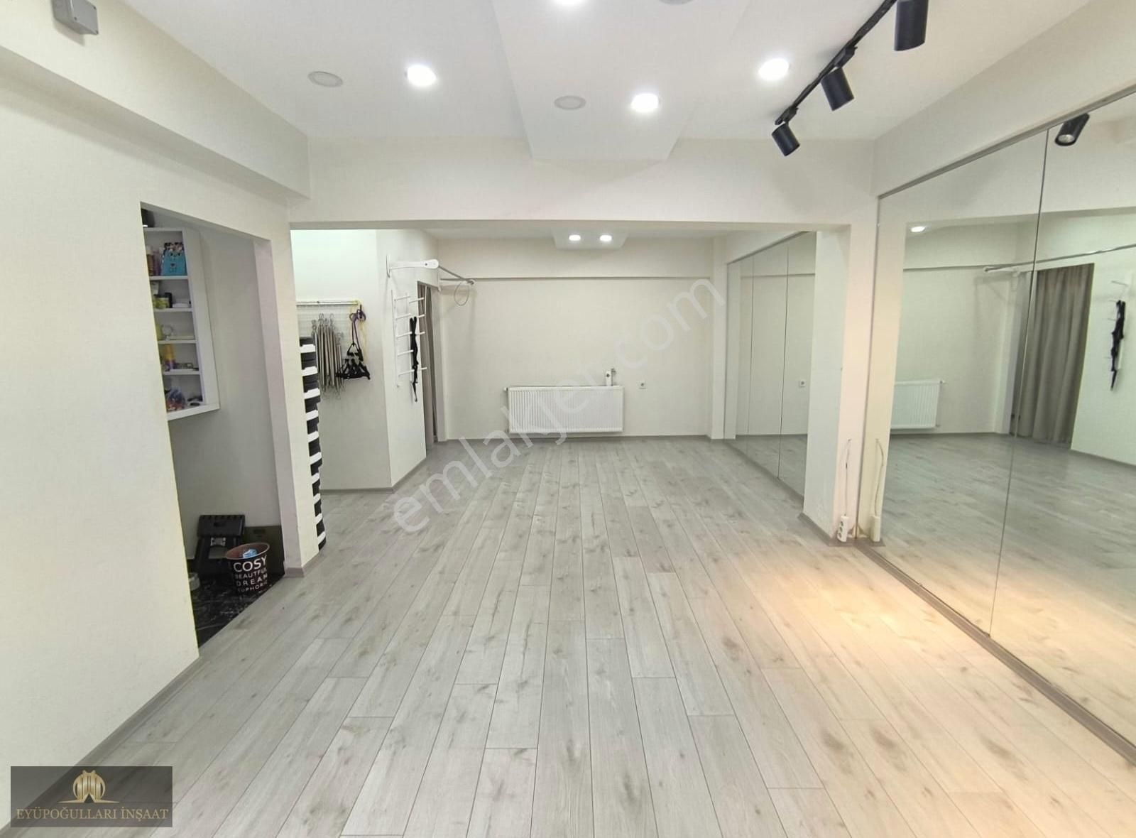 B.paşa Kocatepe Mah. 90 M2 Geniş Bahçeli Kiralık Dükkan