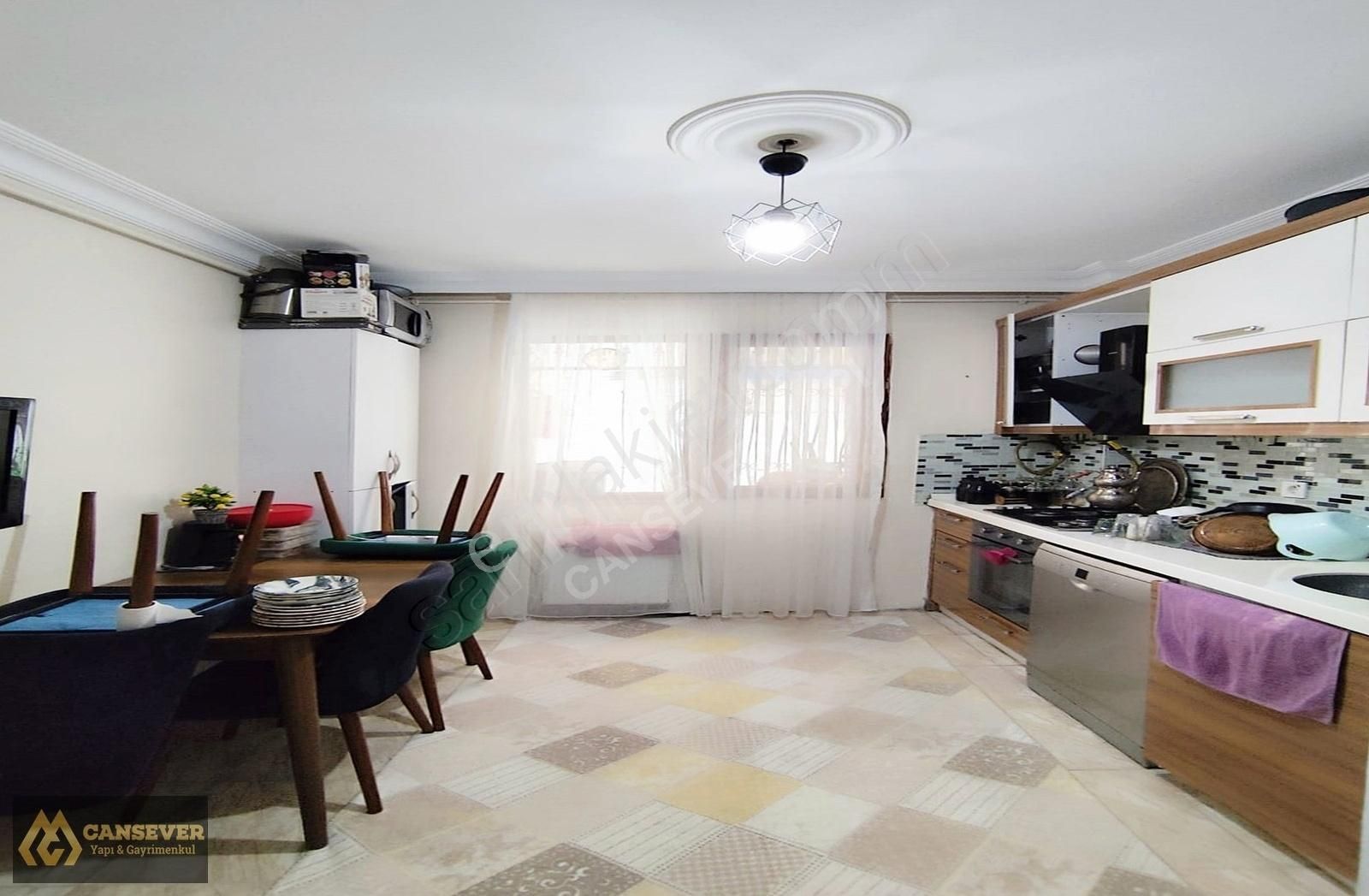 Bahçeşehir'in Merkezinde Geniş M2 Eşyalı Satılık Lüx 2+1 Daire