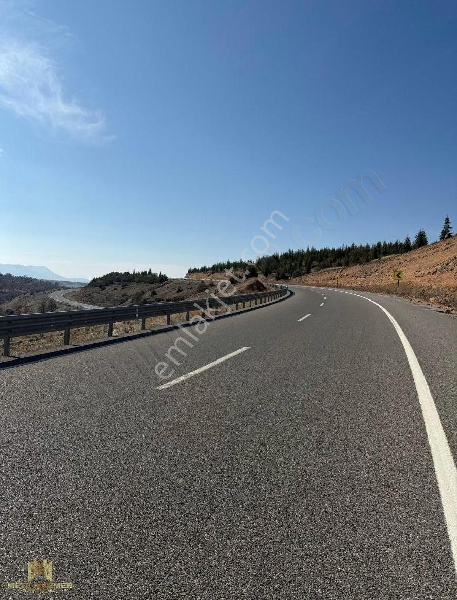 Konya Manavgat Yolu Üzerinde 3000 Metre Yatırımlık Tarla