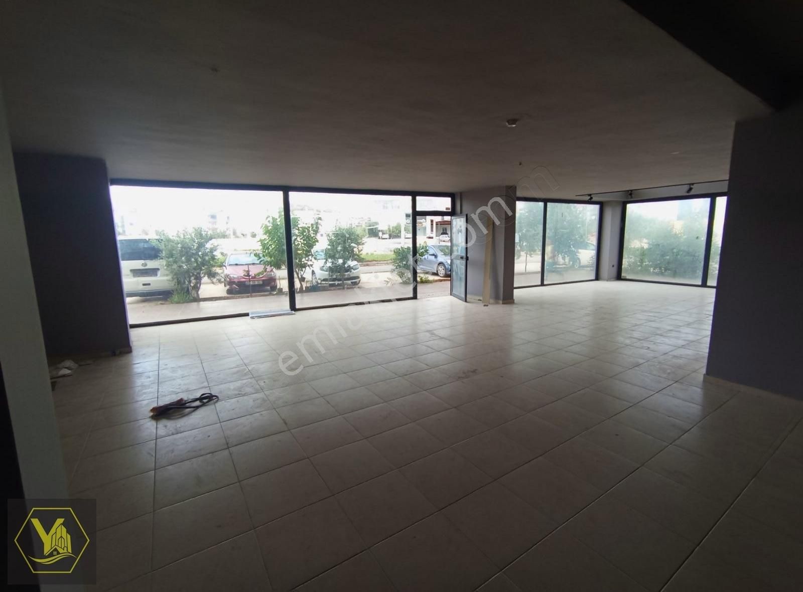 1000 M2 Ana Cadde Üzeri Hastaneye Komşu Potansiyeli İyi Dükkan