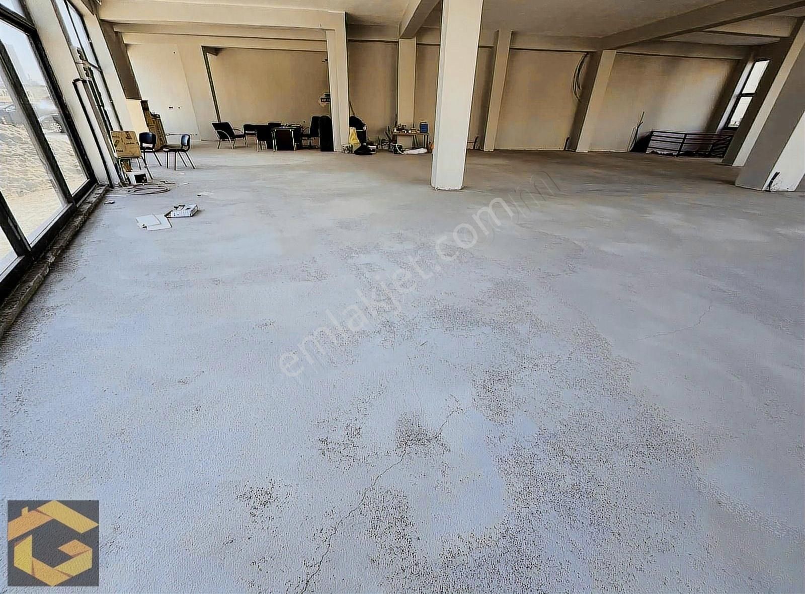 Siteler'de 325m Zemin Kiralık Dükkan