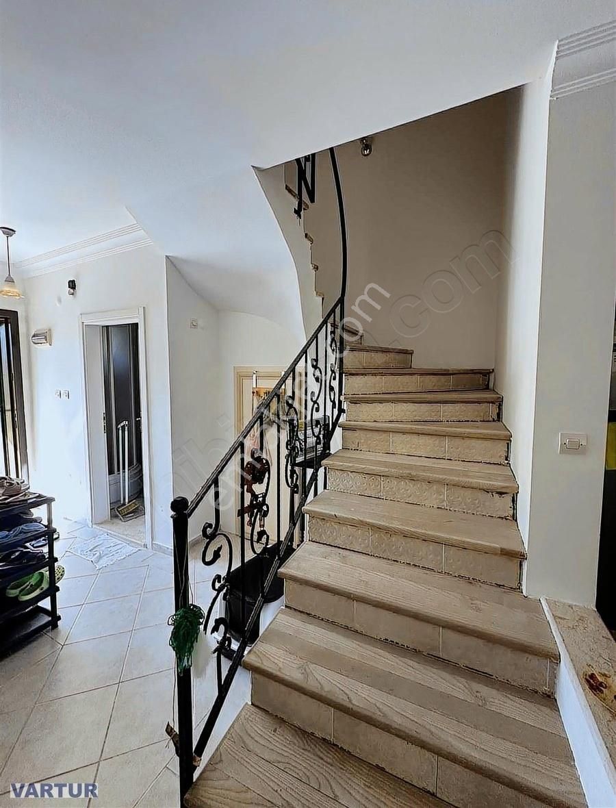 Fethiye 'de Beş Yıldızlı Oteller Bölgesinde Villa - Görsel 3