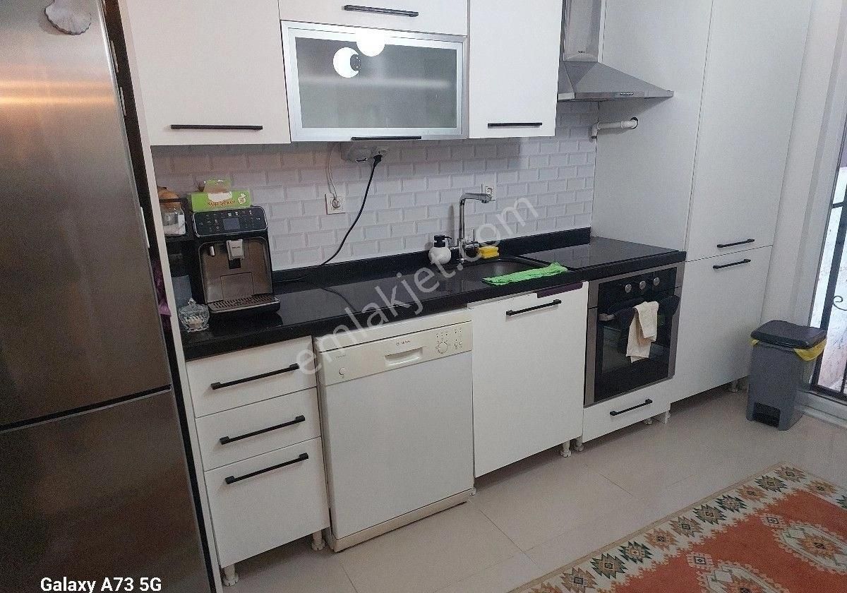 Avcılarda Satılık Ters Dubleks 3+1 132 M2
