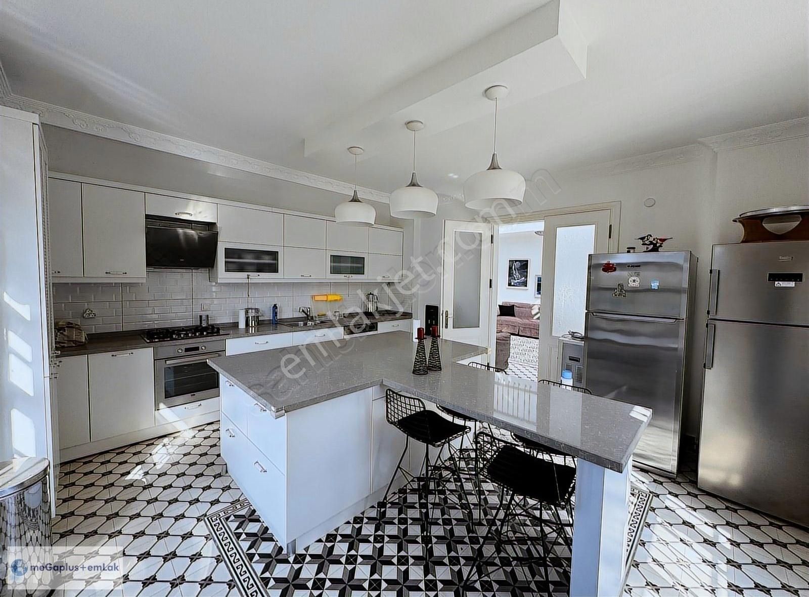 Şile Kumbaba Mahallesinde Çok Özel 450m2 Lüks 7+2 Havuzlu Villa - Görsel 12