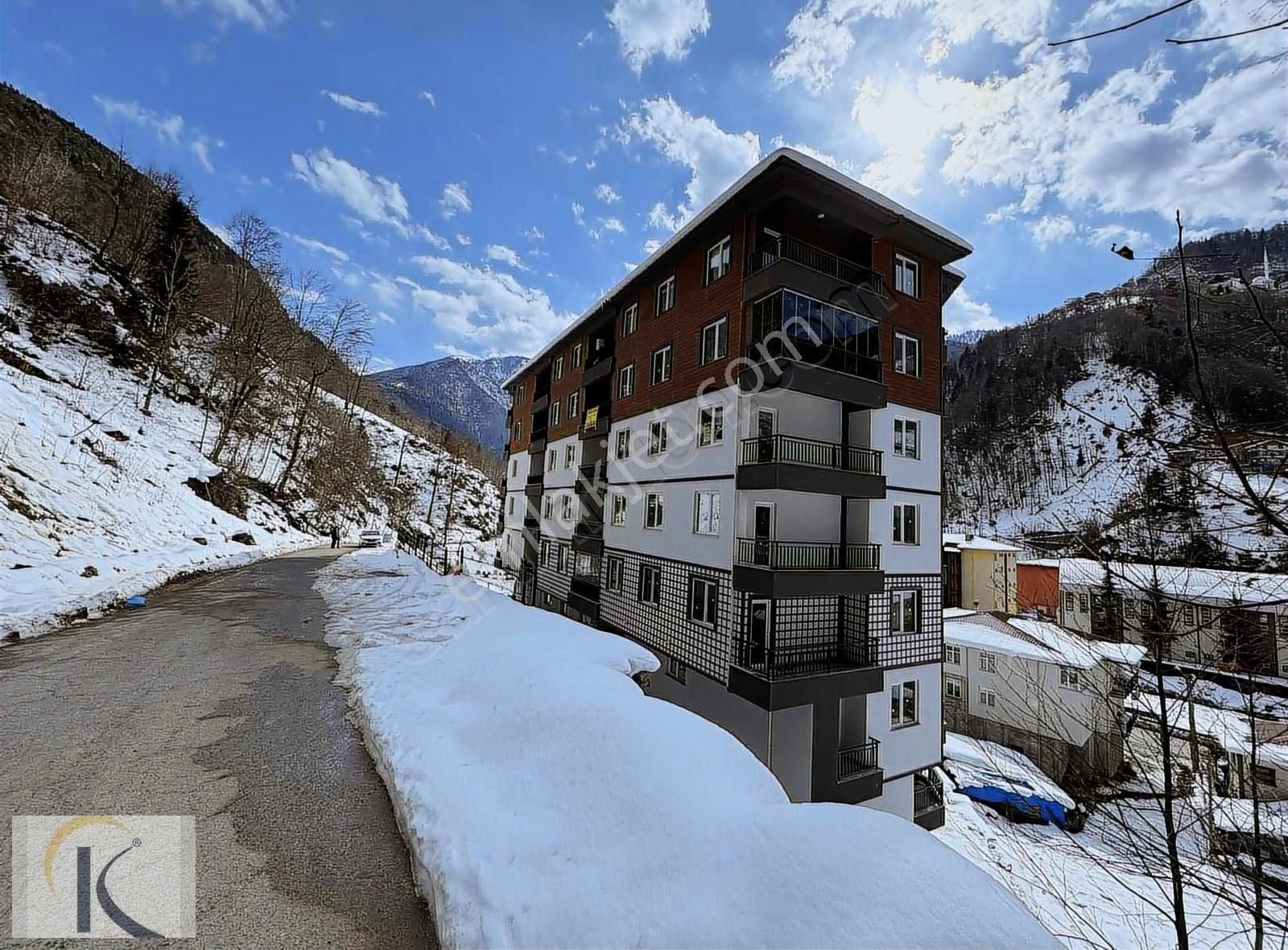 İkizdere'de Satılık Fırsat 2+1 80m² Arakat Fırsat Daire