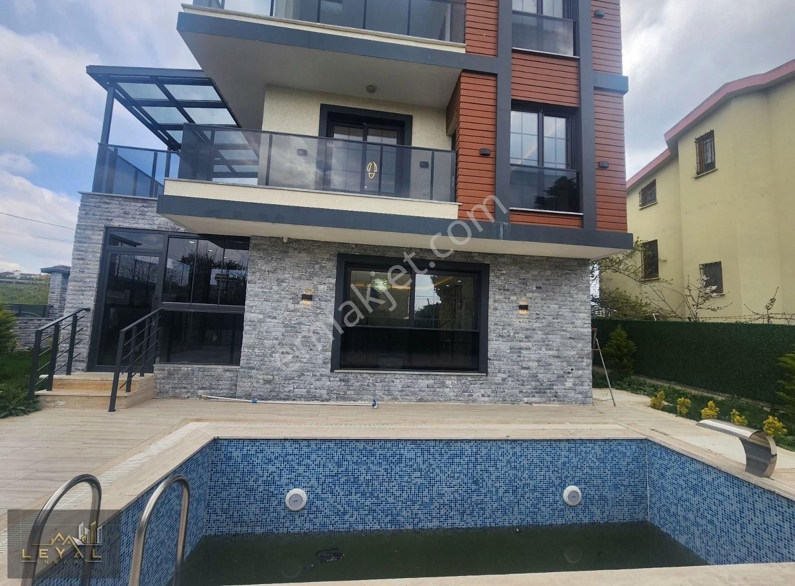 Leyal Gruptan Satılık Ultra Lüx Havuzlu Peyzajlı Villa - Görsel 26