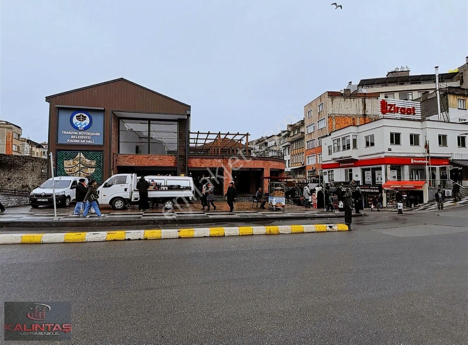 Pazarkapı Da Kadınlar Halinde Kiralık Dükkan 6 Metrekare
