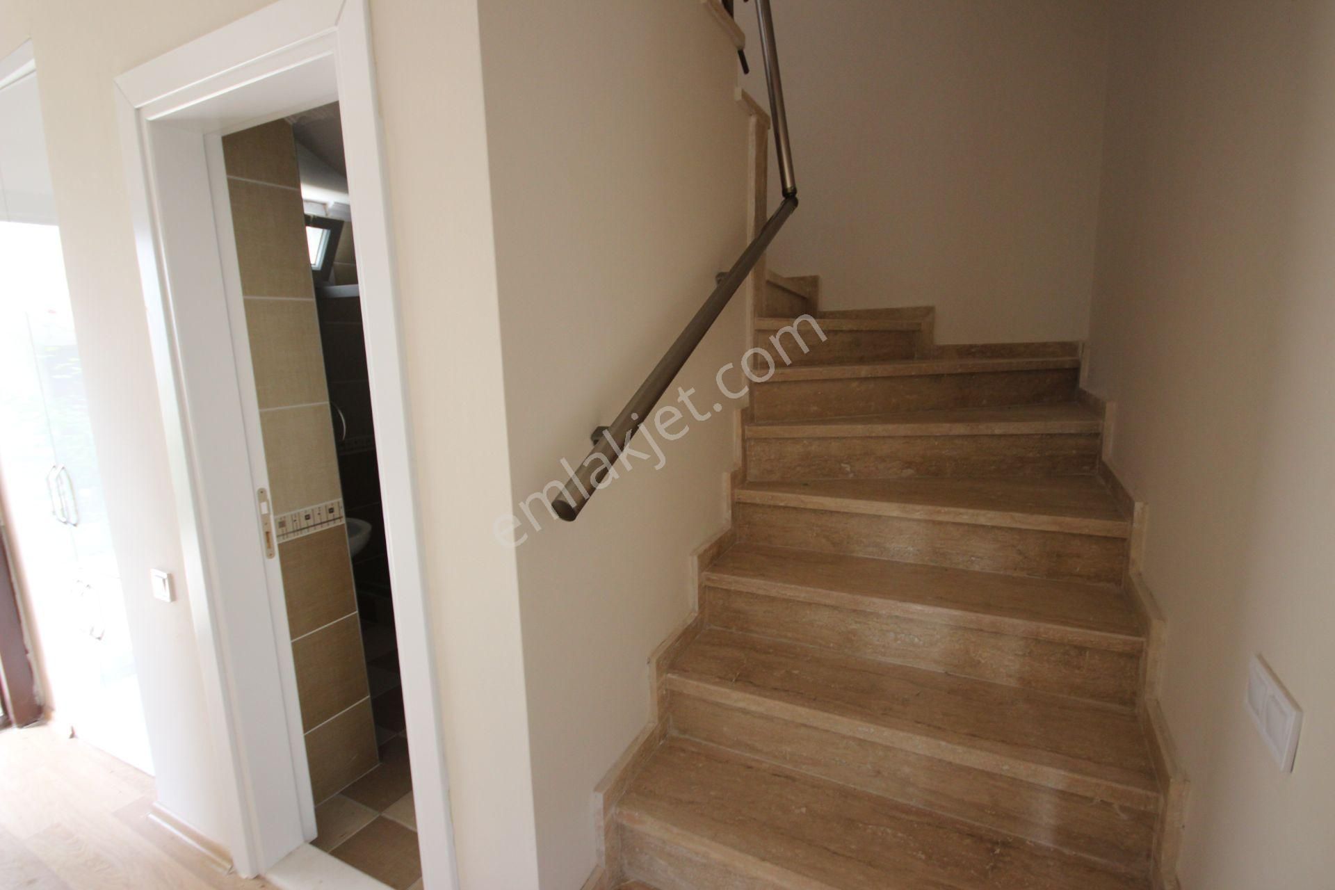 Muhteşem Doğa Manzaralı Havuzlu Bakımlı Villa - Görsel 18