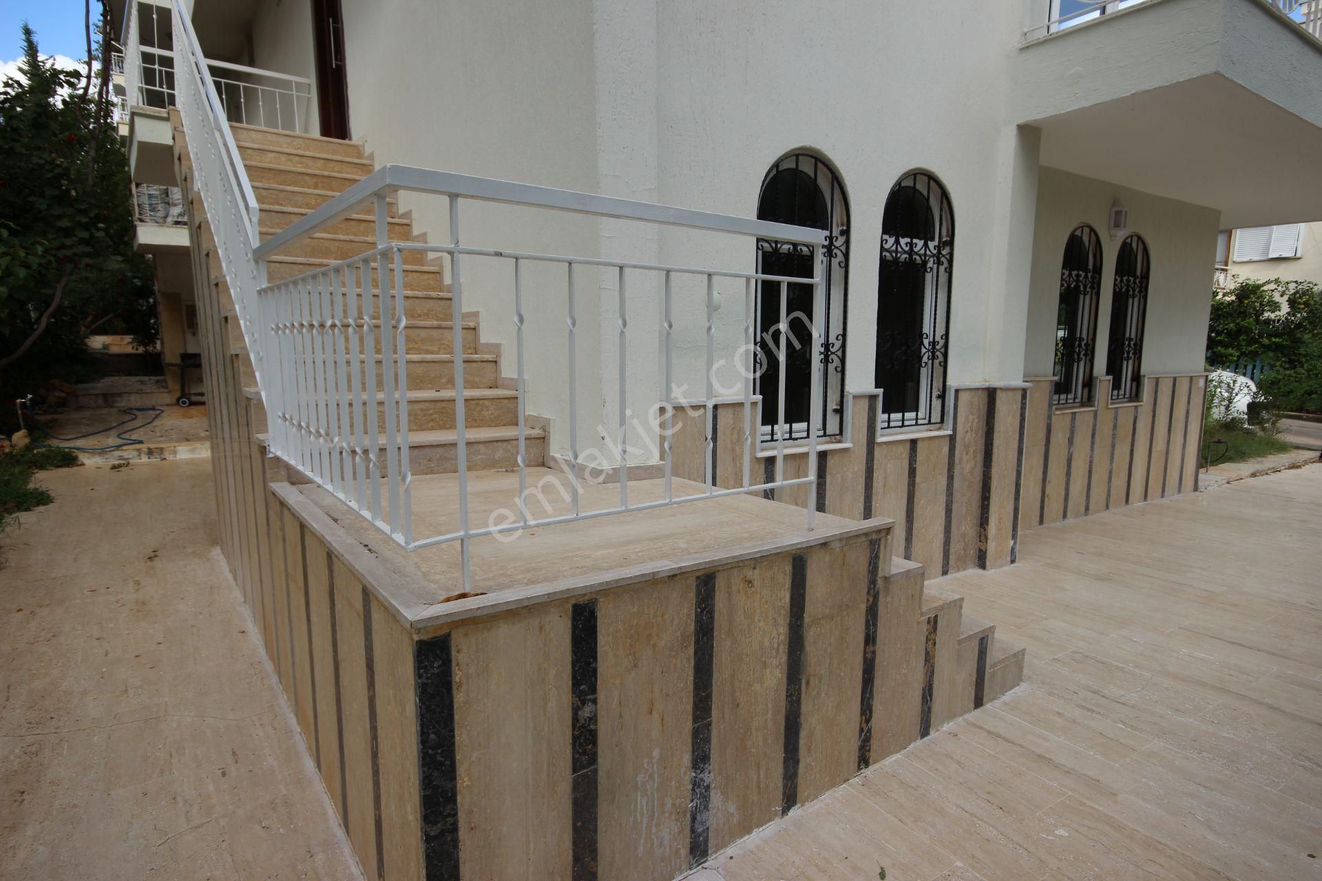 Muhteşem Doğa Manzaralı Havuzlu Bakımlı Villa - Görsel 30