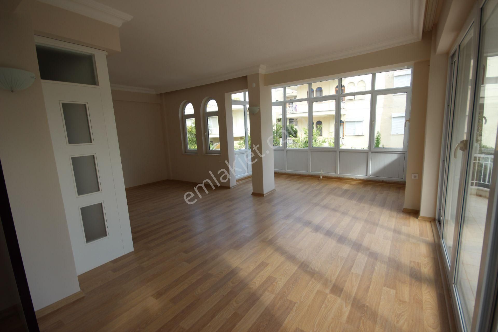 Muhteşem Doğa Manzaralı Havuzlu Bakımlı Villa - Görsel 10