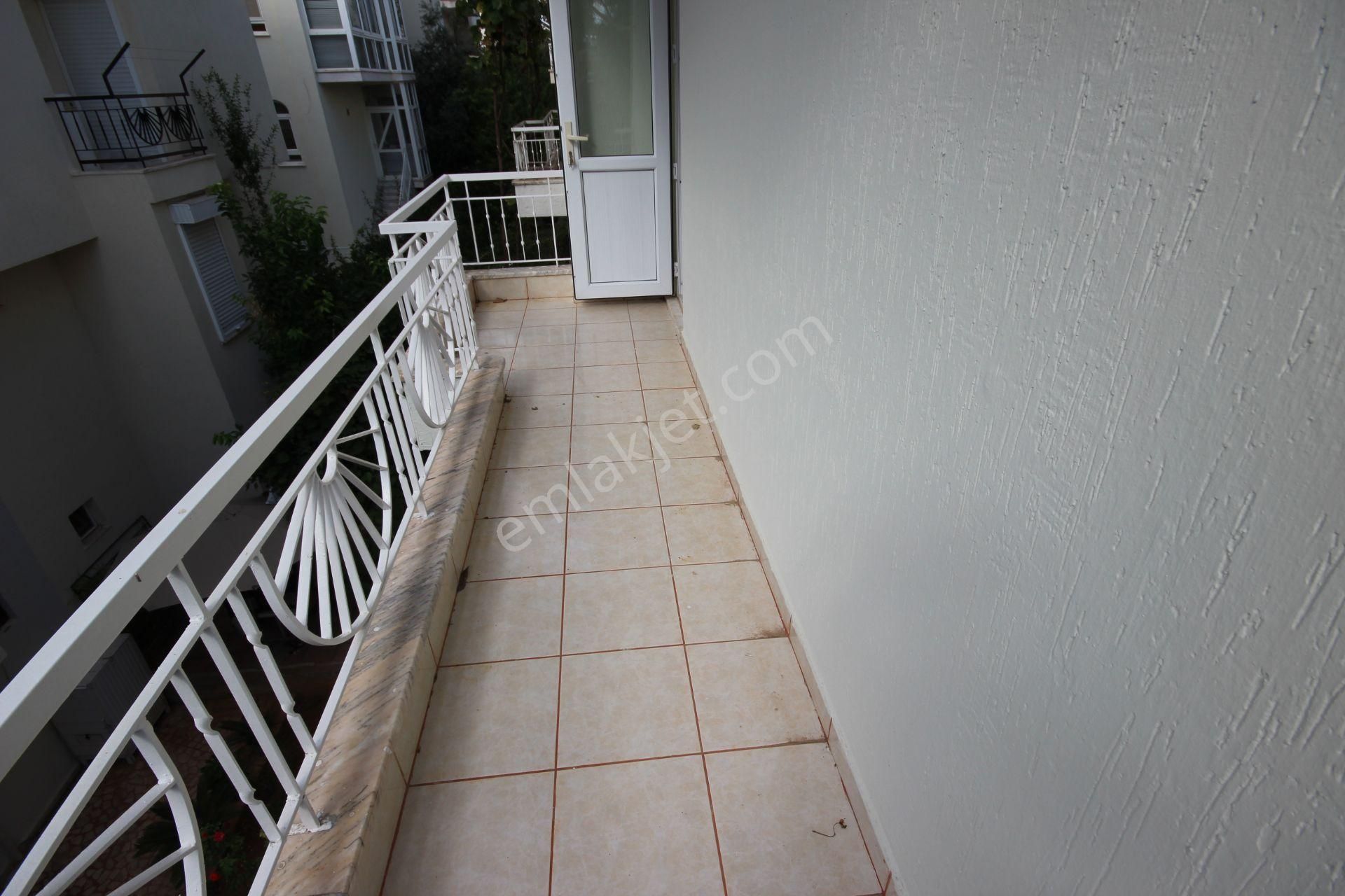 Muhteşem Doğa Manzaralı Havuzlu Bakımlı Villa - Görsel 28