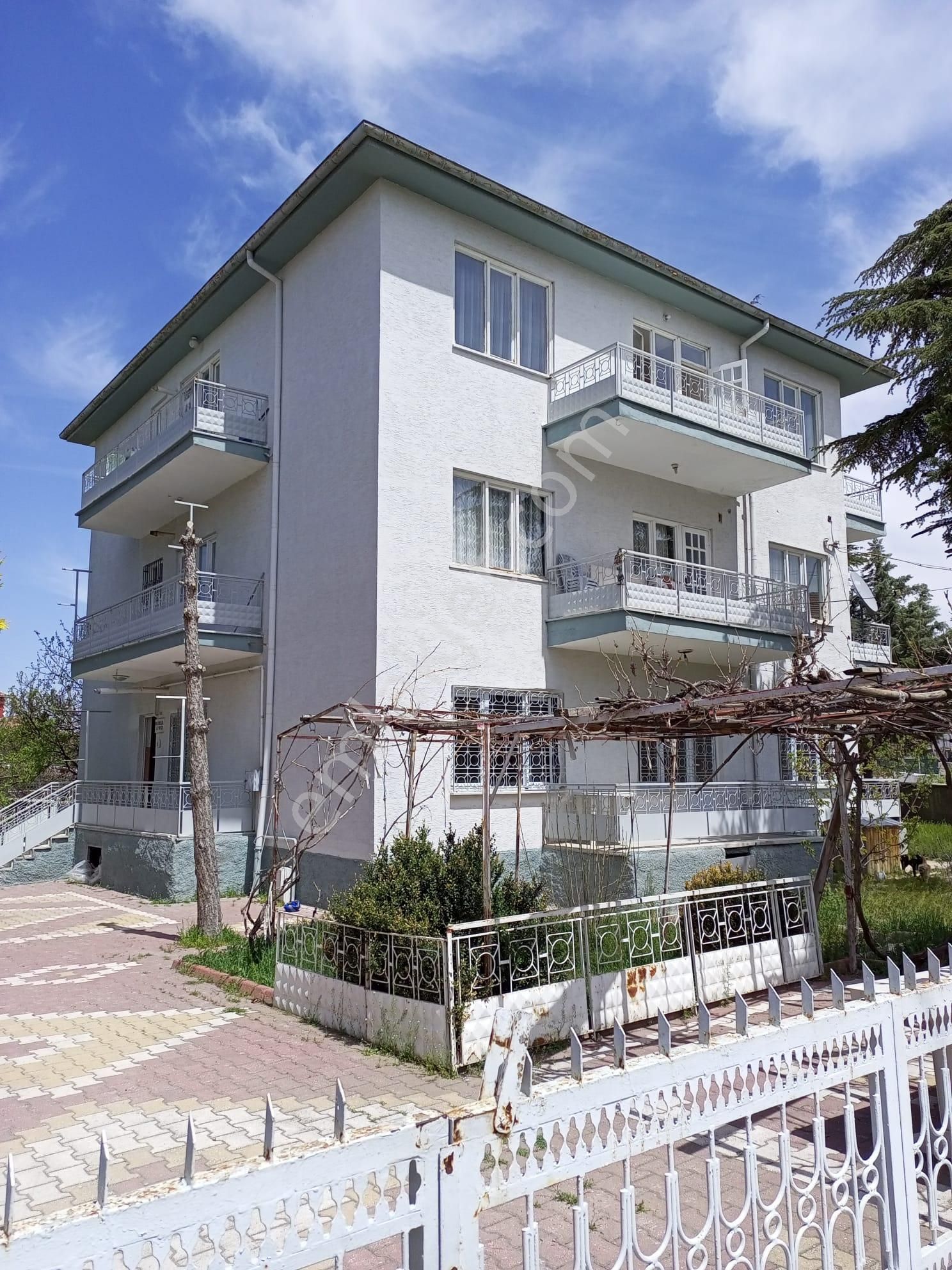 Eski İtfaiye Arkasında Kiralık 3+1 Geniş Daire (öğütlü Emlak'tan)