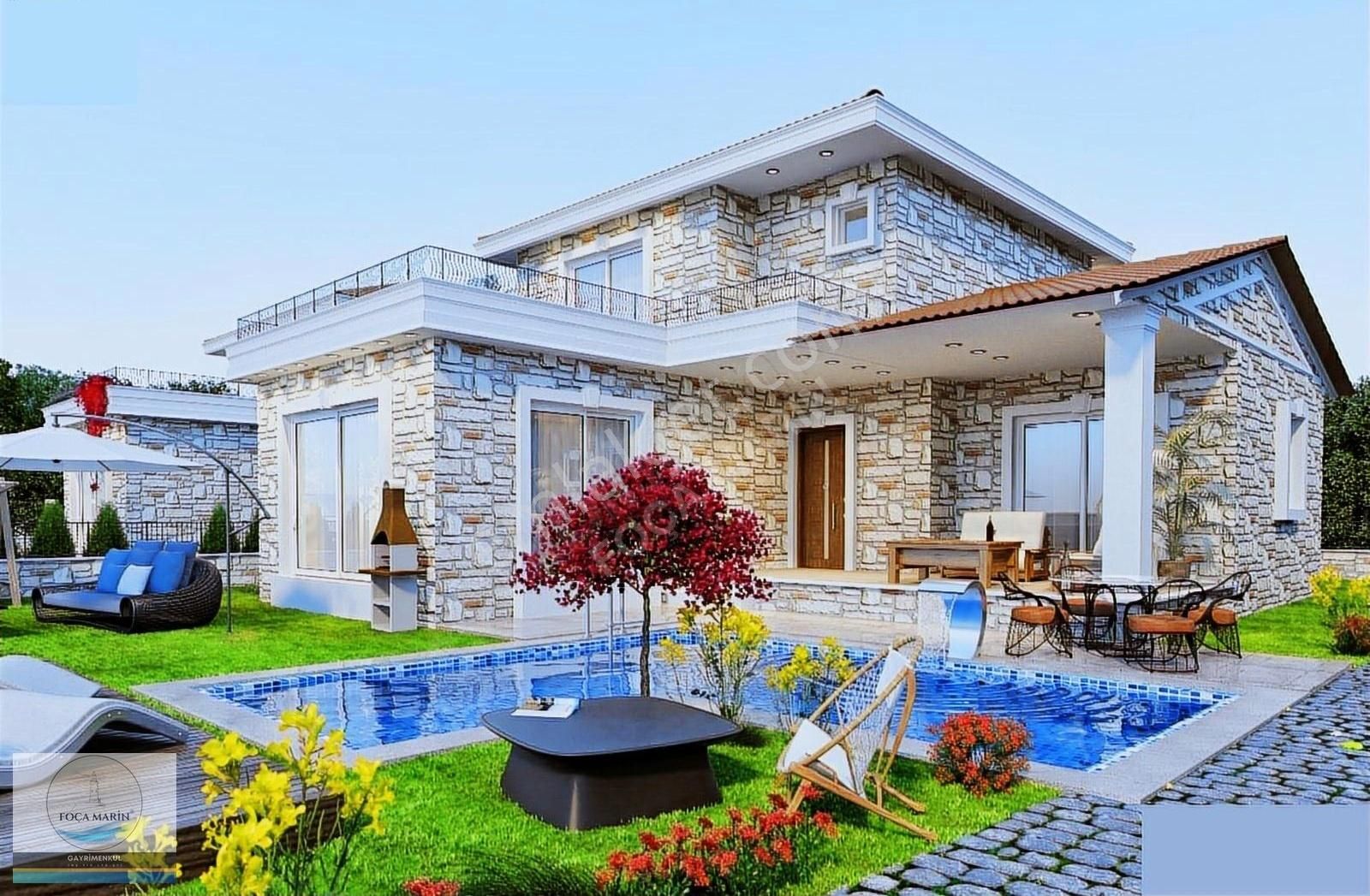Foçaköy'de Taş Kaplama Yatay Mimaride 3+1 Havuzlu Villa