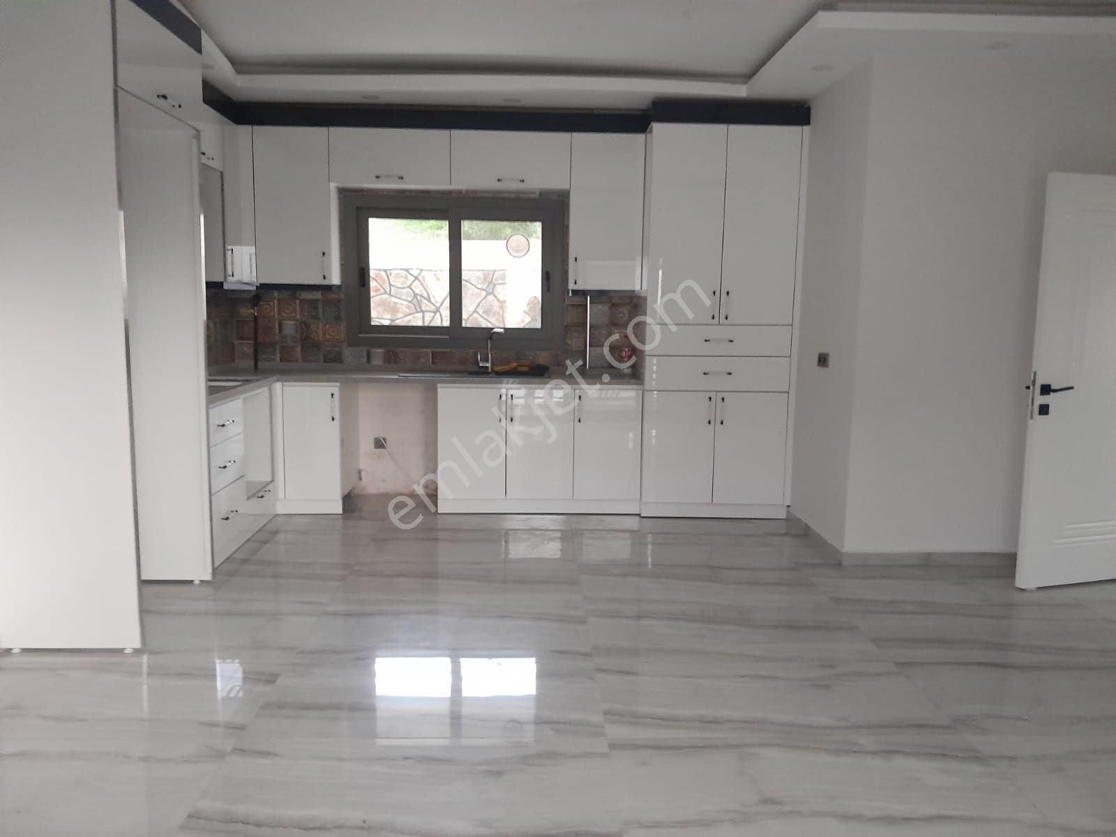 Kuşadası Kadınlar Denizi Satılık 4+1 Dublex Villa - Görsel 5