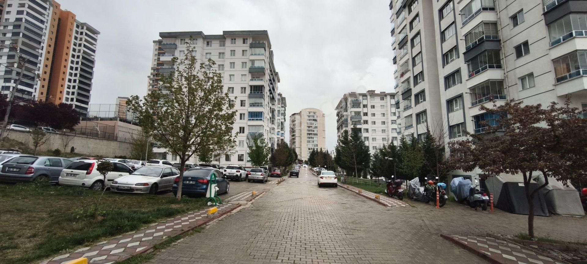 Eren Gayrimenkul'den Palmiye Evlerinde Yapılı Güney Arakatta 3+1