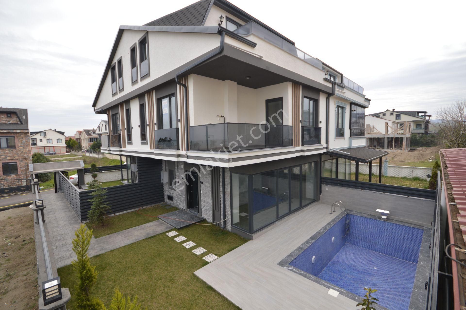 Kocaali De Uyanınca Denizi Görmek İsteyenlere: Sıfır Konumda Rüya Gibi Villa!