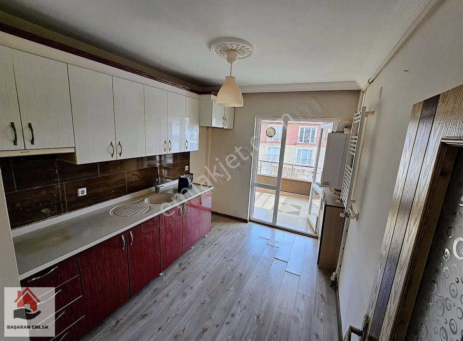 Malazgirt Mahallesin'de 3+1 Son Katta Masrafsız Kiralık Daire