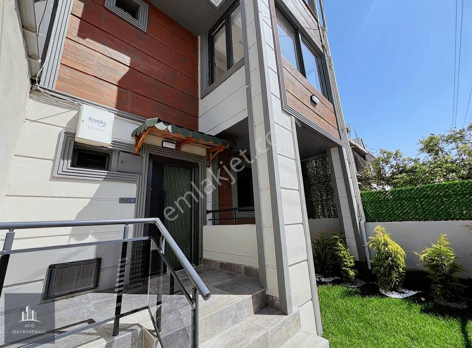 Çukurovada Ultra Lüx 5+1 Satılık Müstakil Tripleks Villa