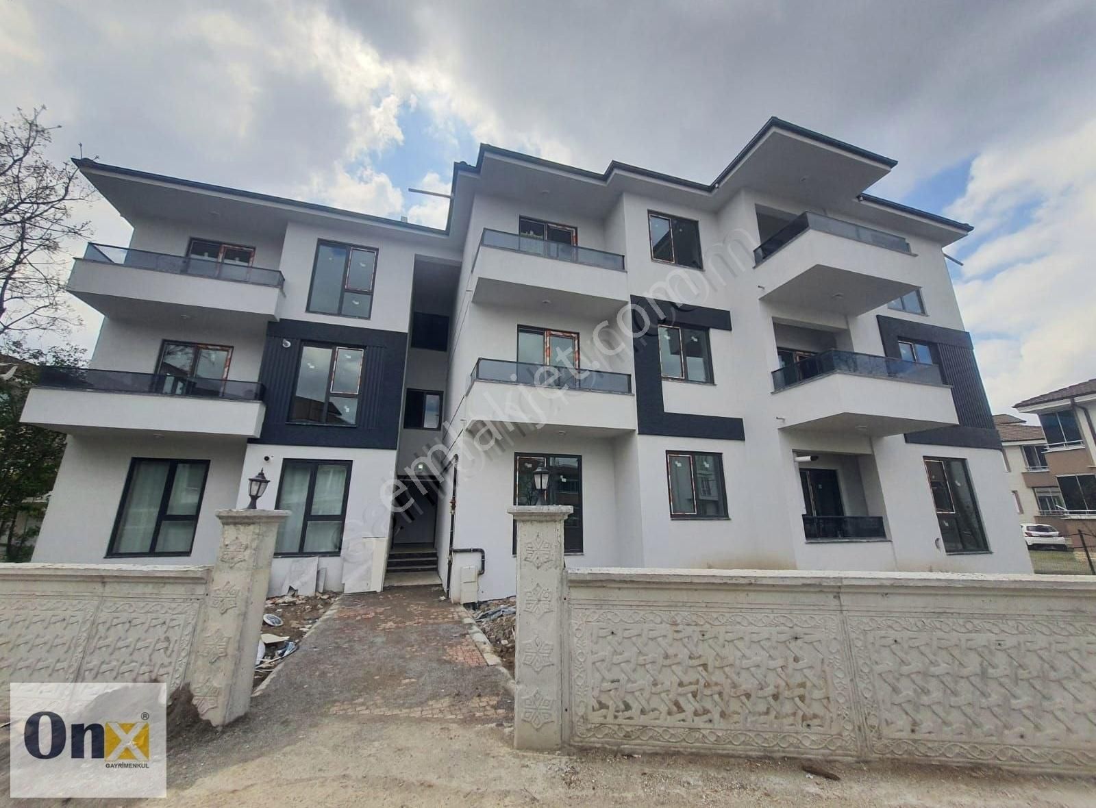 Serdivan Yazlıkta 3. Kat 138 M2 3+1 Satılık Sıfır Daire