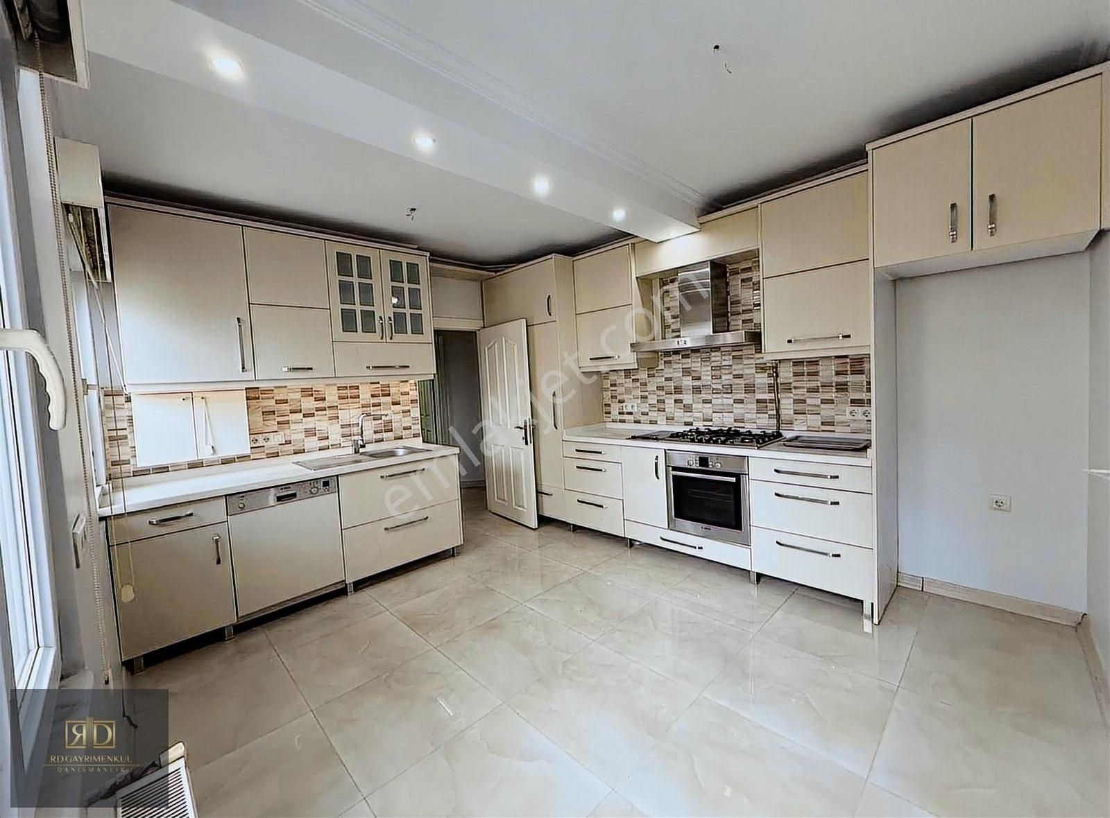 Kağıthane Merkezde Metro 5 Dakika 3+1 Dubleks Daire