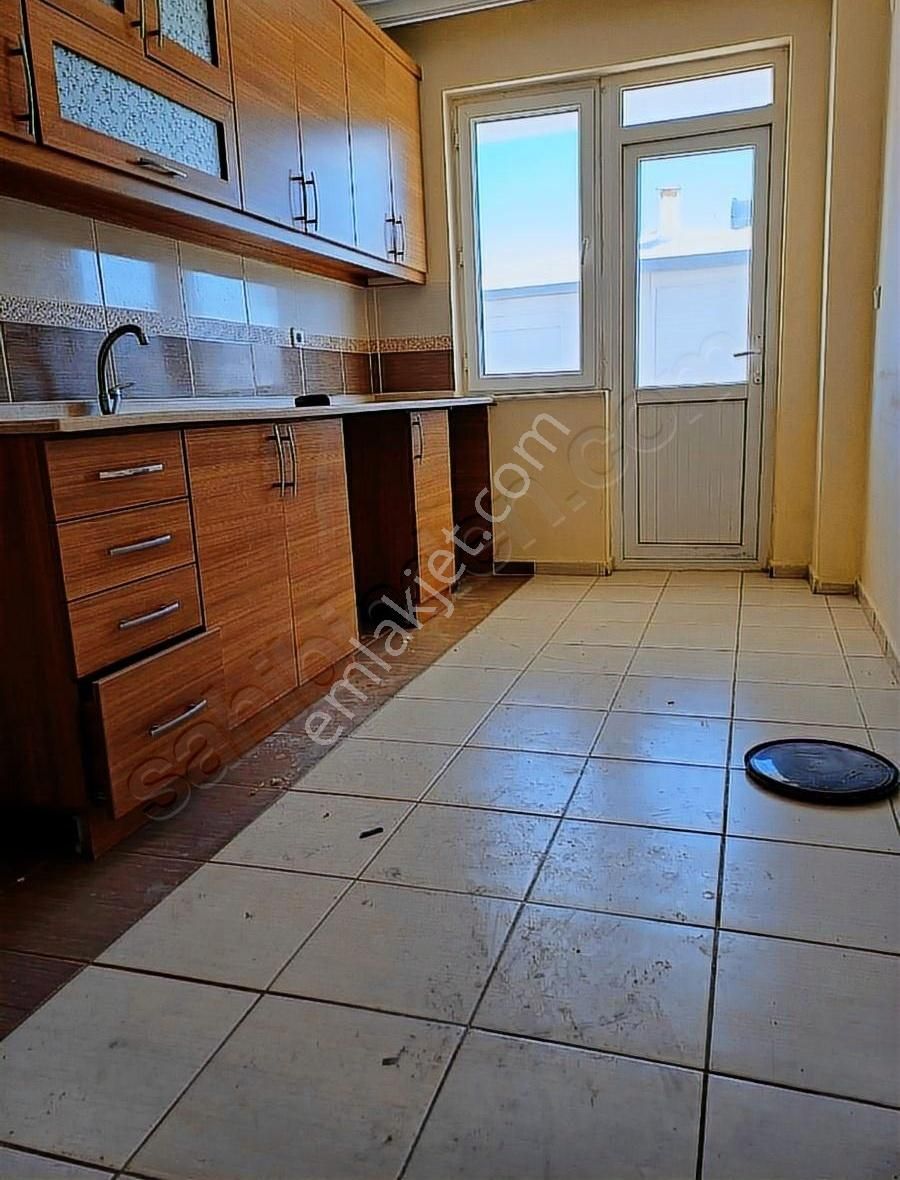 Bahçeyaka Mahallesinde 3+1 Satılık Daire