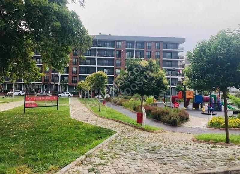 Doğa Dostu'ndan Bornova Kardelen Ve Palmiye Evleri Eşyasız 1+1