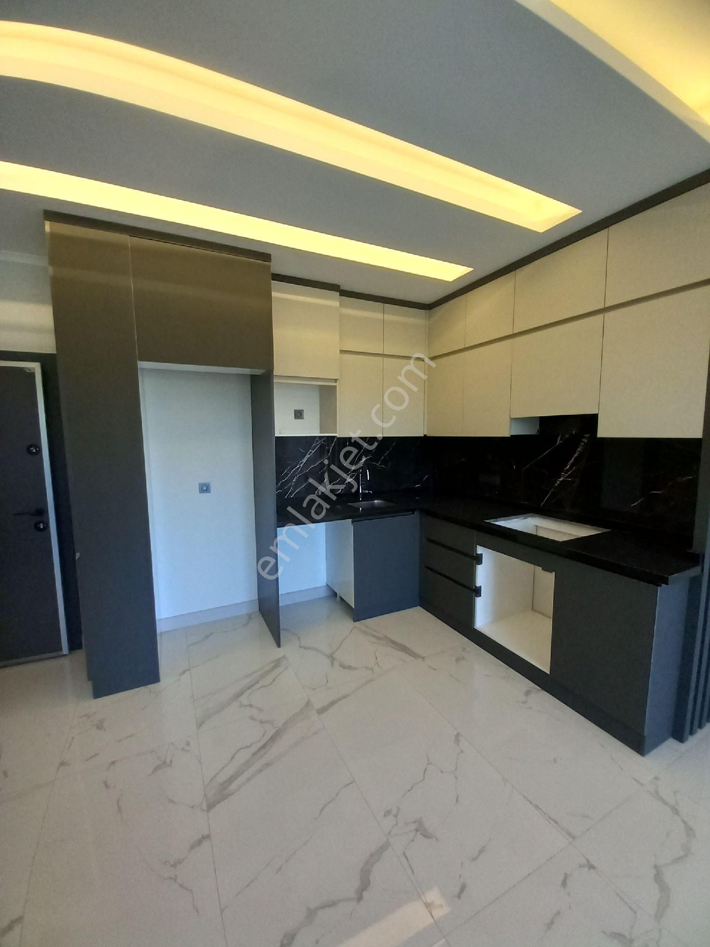 Yukarı Oba Mahallesi Lüks 1+1 Daire