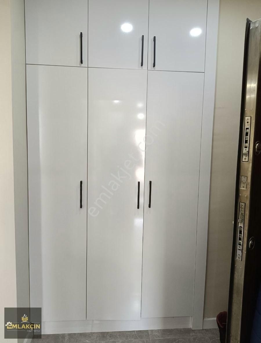 Kayaşehir 4. Bölgede Arakat 2+1 85m² Full Tadilatlı Satılıkdaire